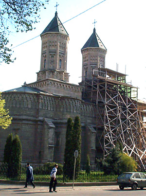 Trei Ierarhi Church