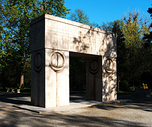 Poarta Sarutului, Brancusi