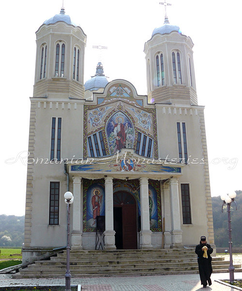 Biserica manastirii Pestera Sfantului Apostol Andrei - Dobrogea